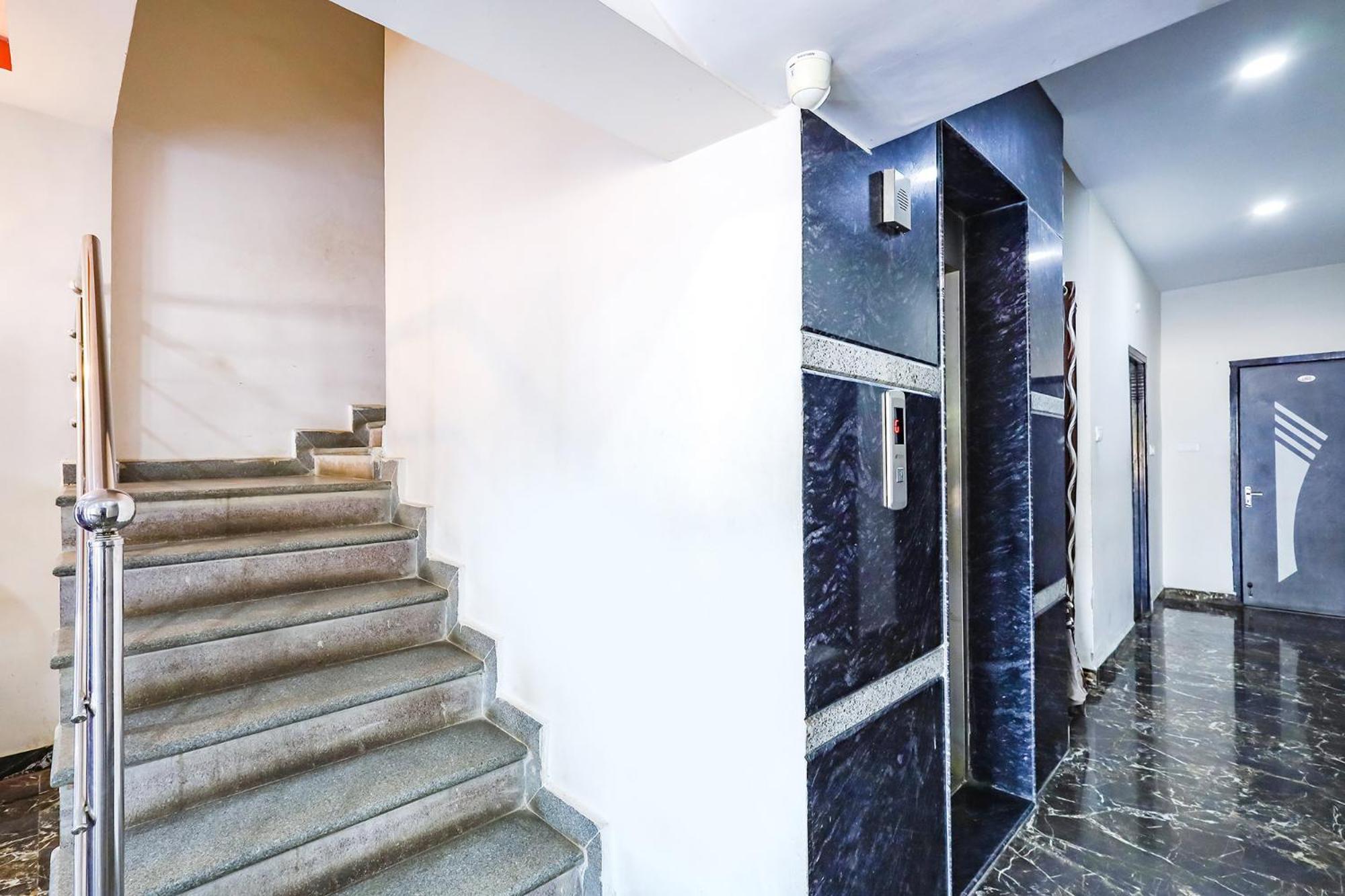 Capital O Lakshmi Residency Hotel Tirupati Luaran gambar