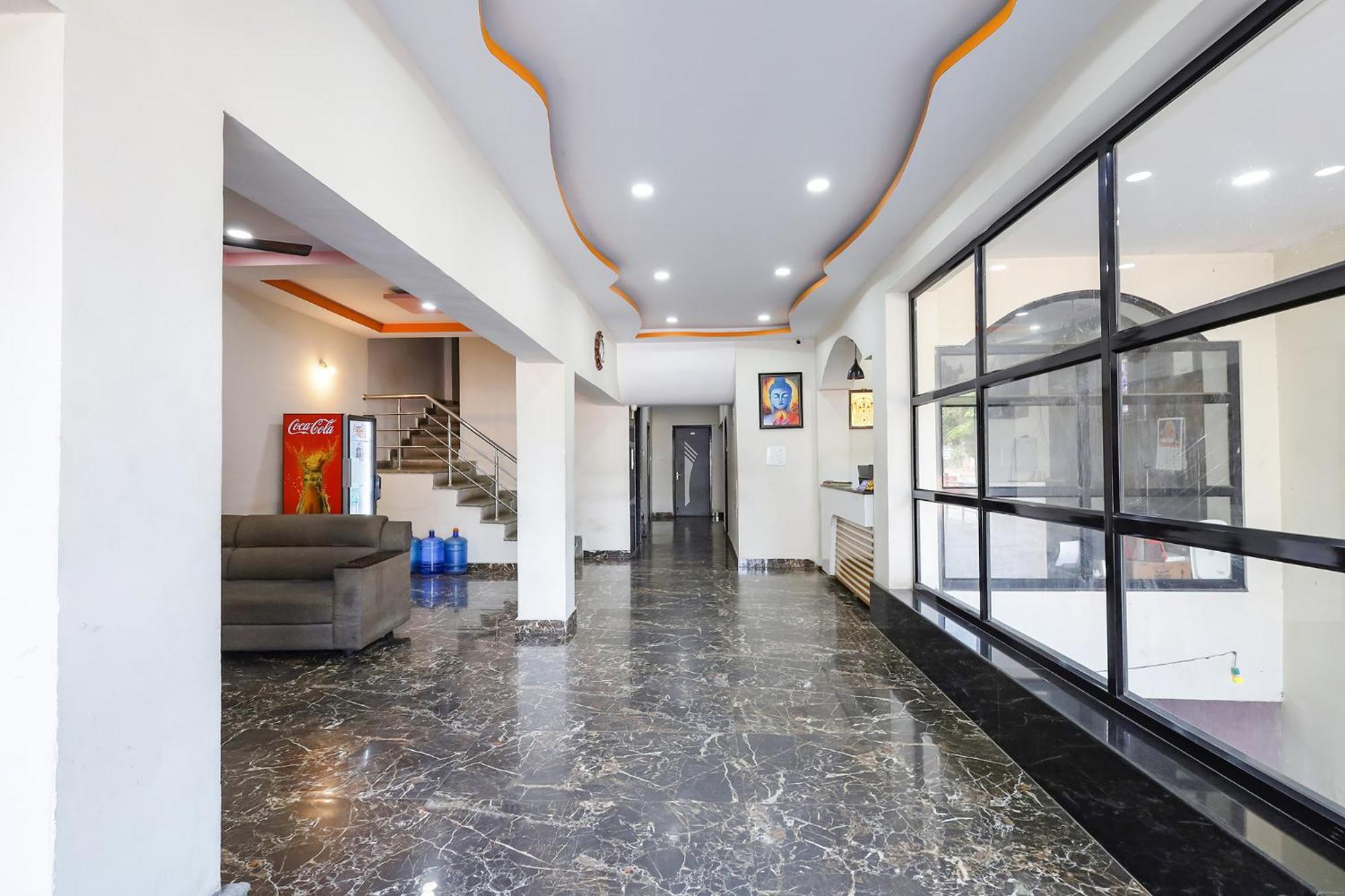Capital O Lakshmi Residency Hotel Tirupati Luaran gambar